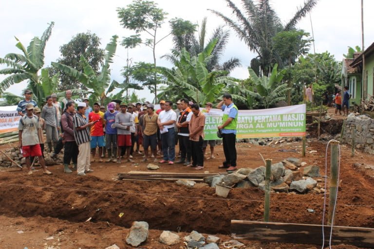 Peletakan Batu Pertama Masjid Taman Surga Al Mu’minun Banjarnegara, Jawa Tengah