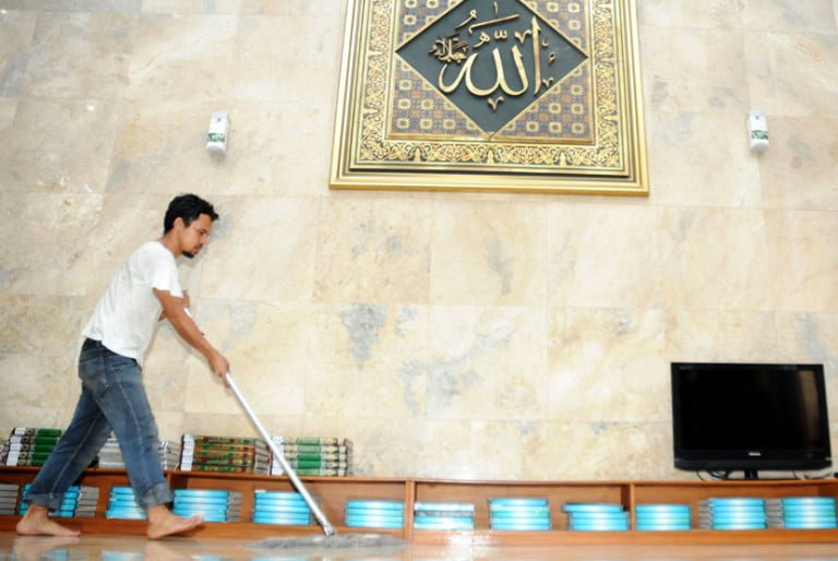 Sambut Ramadhan, Yayasan Masjid Nusantara Bersihkan 99 Masjid
