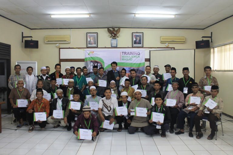 “Hadirkan Peradaban Melalui Masjid” YMN bersama RZ mengadakan Training Manakemen Masjid
