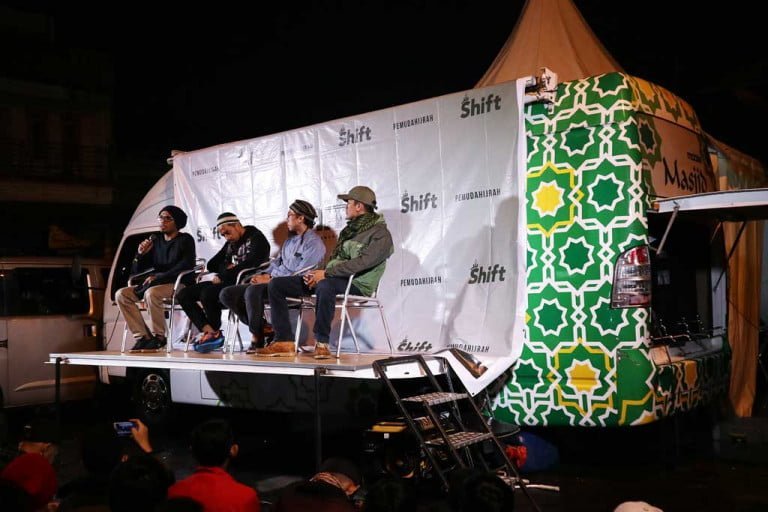 Mobile Masjid Hadir di Shift Dadakan Pemuda Hijrah