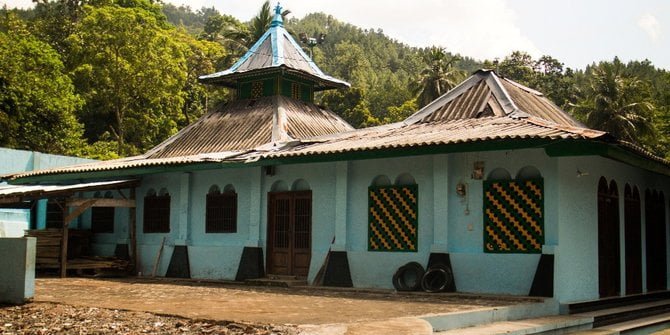 Masjid Saka Tunggal, di daerah Wangon, Banyumas, Jawa Tengah