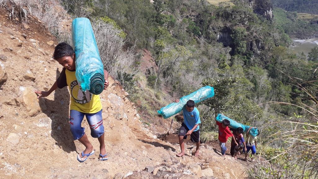 Batuan karpet Masjid Nusantara untuk suku Taa Wana