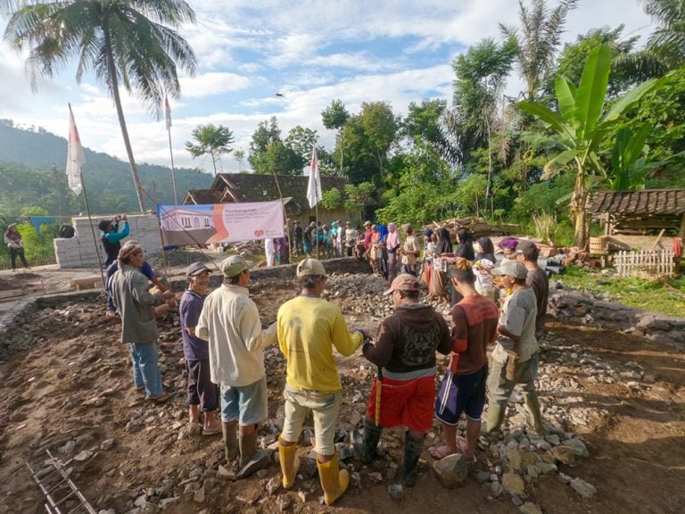 60 Tahun Penantian, Masjid Bersejarah di Pelosok Garut Akhirnya Tersentuh Renovasi