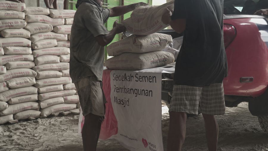 sedekah semen masjid nusantara