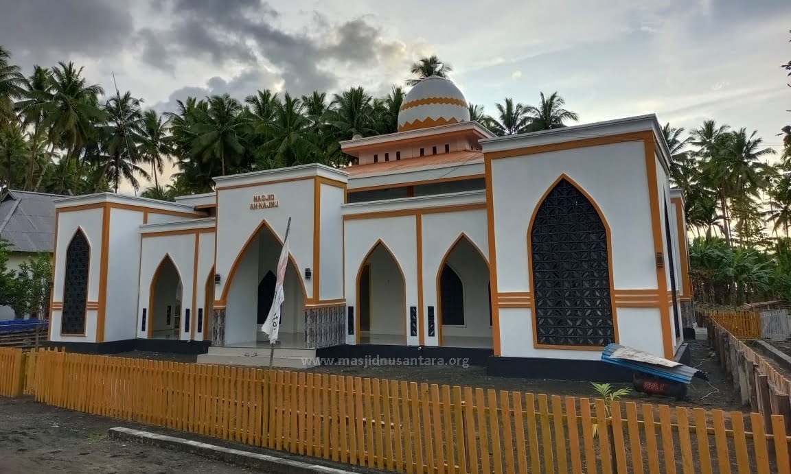 peresmian masjid an najmu worimoi