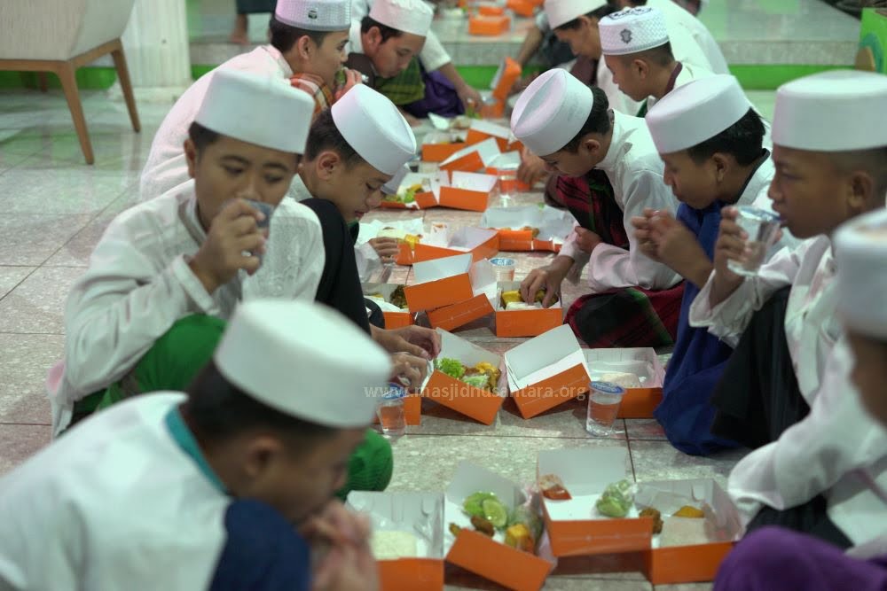 masjid nusantara penyaluran fidyah bandung raya