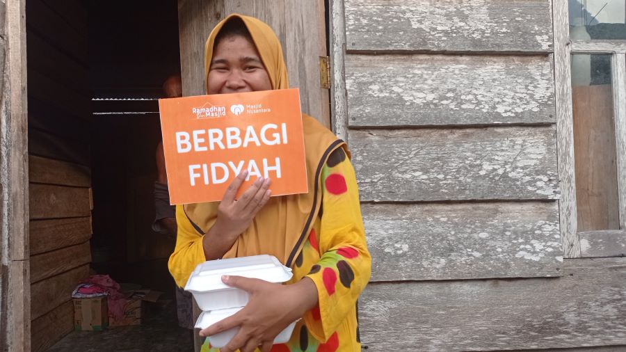 Masjid Nusantara_Remaja Masjid Salurkan Fidyah di Seram Barat_5 remaja masjid salurkan fidyah di seram barat