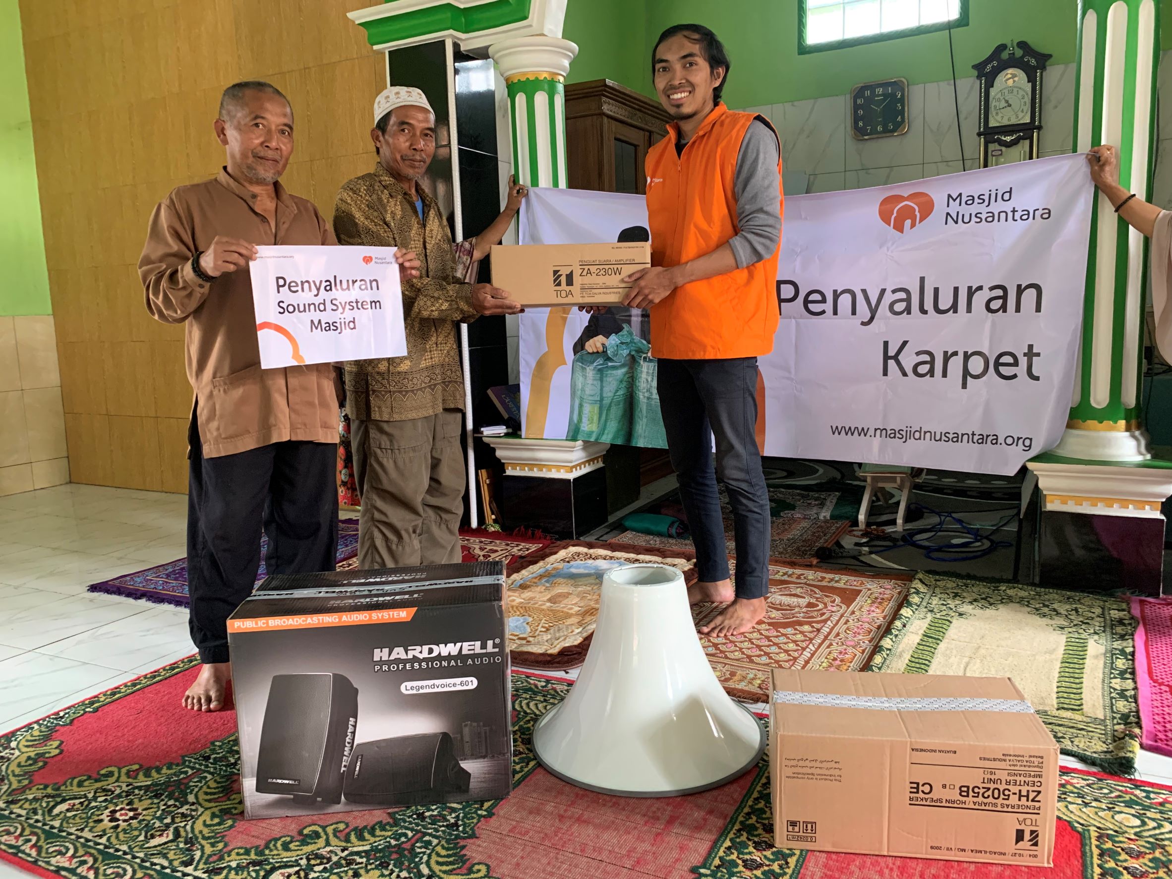 Masjid Nusantara_Penyaluran Sound System (4)