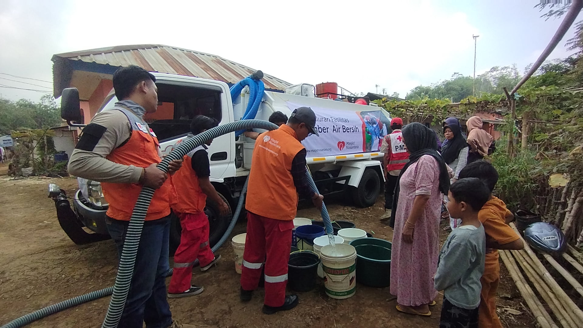 Masjid Nusantara_Bantuan Air Sukabumi (5) Masjid Nusantara Bantuan Air Sukabumi