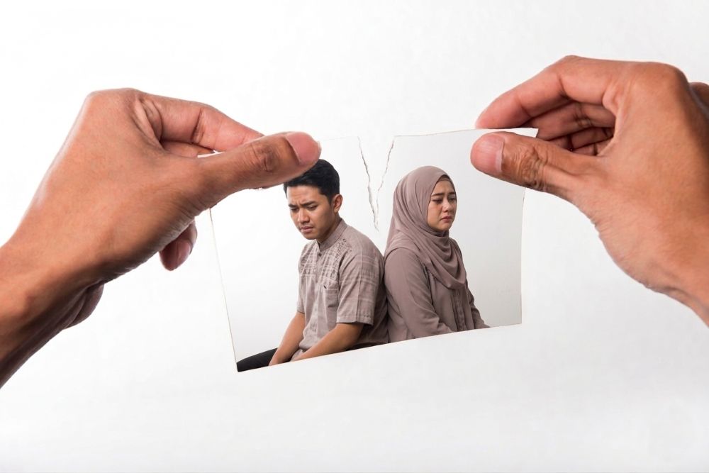 Godaan Selingkuh Ketika Godaan Selingkuh, Sedekat Genggaman Layar