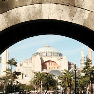 Hakikat Masjid dan Keutamaannya Menurut Al-Qur'an dan Hadits