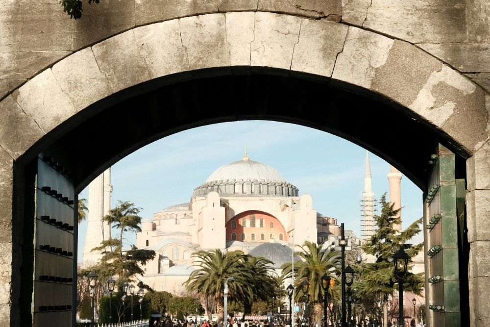 Hakikat Masjid dan Keutamaannya Menurut Al-Qur'an dan Hadits