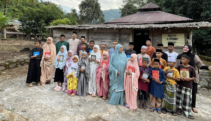 jamaah masjid Al-Istiqamah dan Influencer