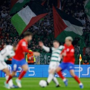 Jeritan Gaza bergema di dalam lapangan Sepak Bola